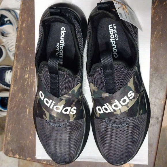 NWT pure motion Adidas. Brand new never even been tried on. Size 8.5 - Picture 3 of 7